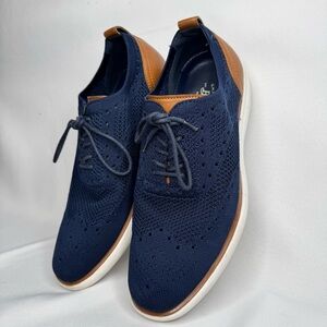 G.H. Bass & Co. Navy and Tan Oxfords